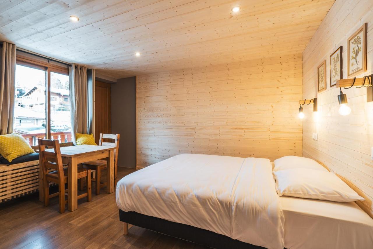 Hotel Les Lutins Лес дьо Алпс Екстериор снимка