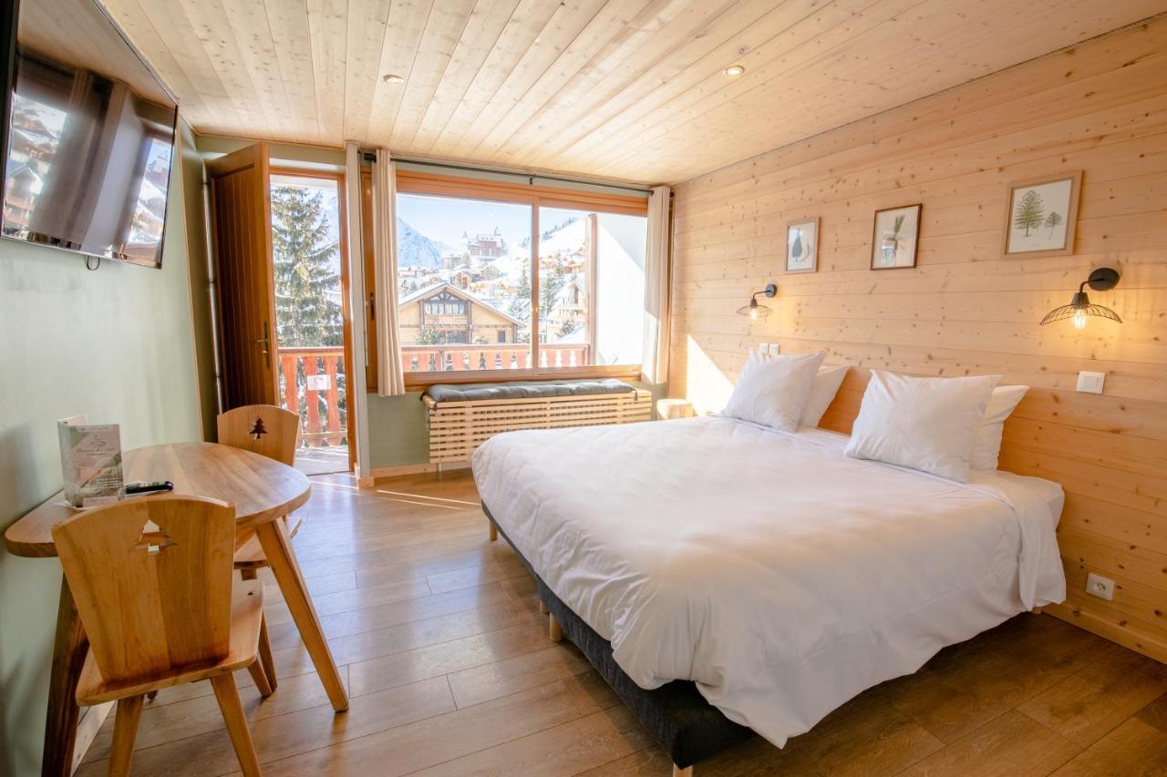 Hotel Les Lutins Лес дьо Алпс Екстериор снимка